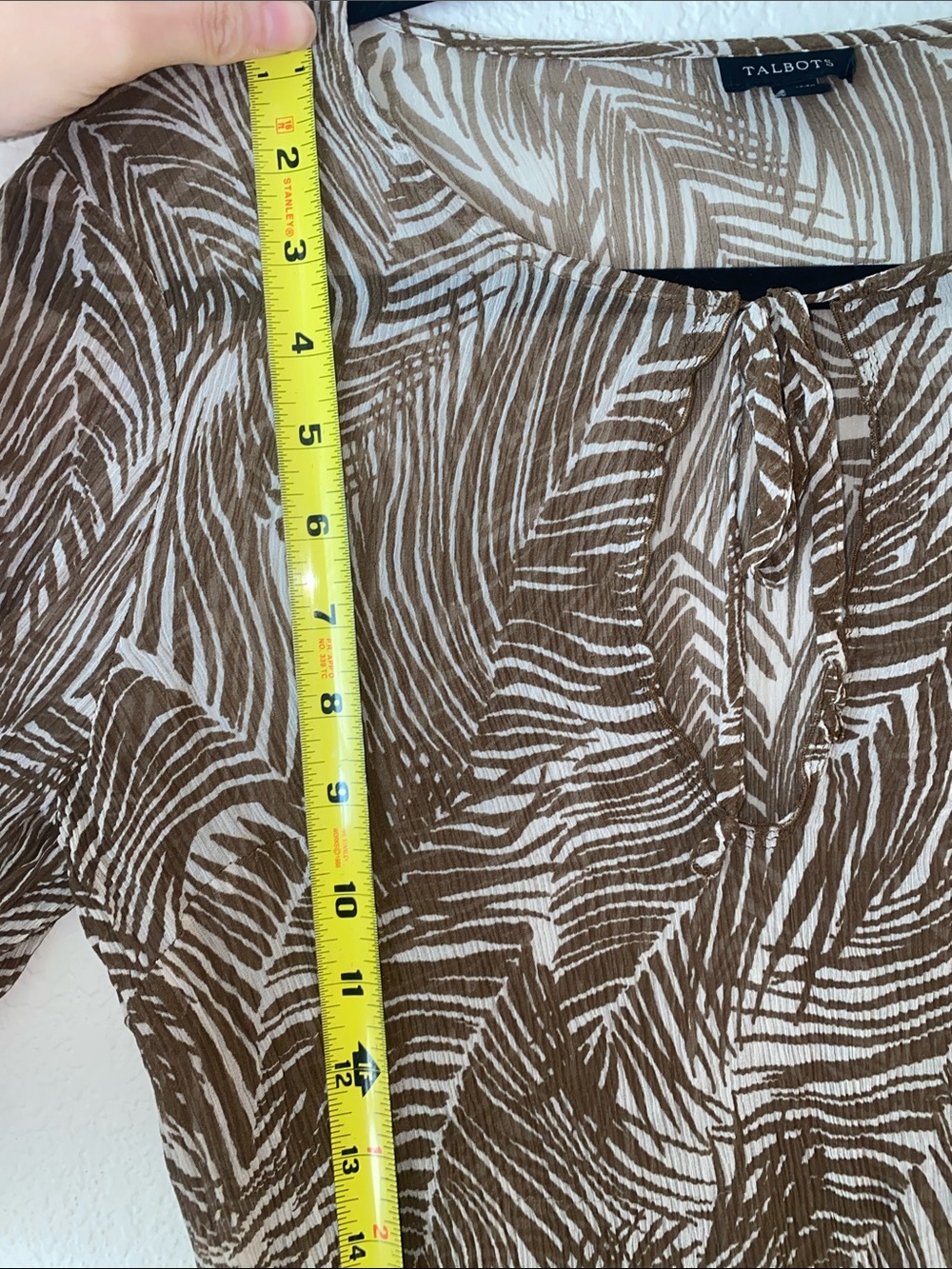 🎈Talbots brown & white sheer palm leaf print blouse with tie-sleeve details! - Picture 6 of 8